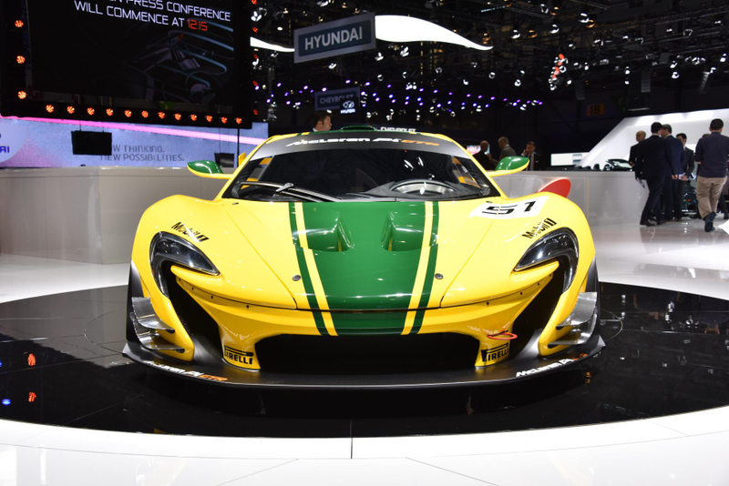 Illustration for article titled The McLaren P1 GTR Makes The Beloved McLaren F1 Look Like A Dinosaur